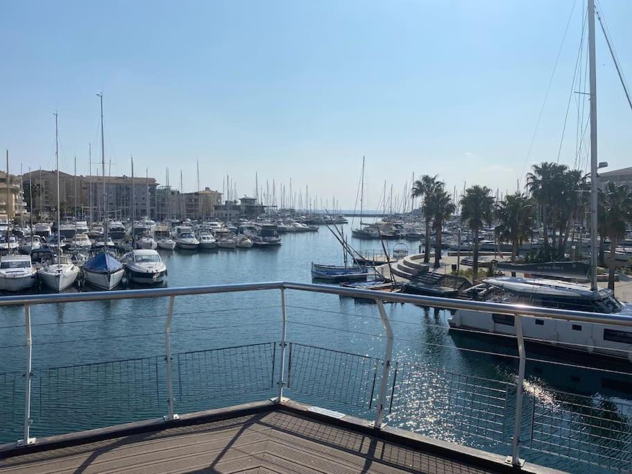 Appt 2 Pieces Port Frejus - Mega Terrasse + Garage Apartment Ngoại thất bức ảnh