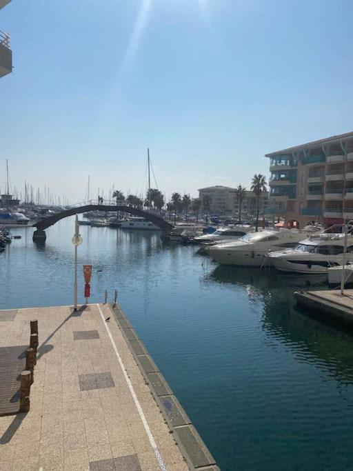Appt 2 Pieces Port Frejus - Mega Terrasse + Garage Apartment Ngoại thất bức ảnh
